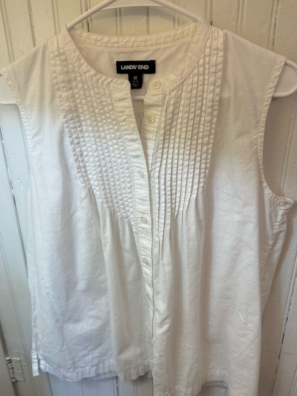 Lands' End White Sleeveless Pintuck Button-Front Top